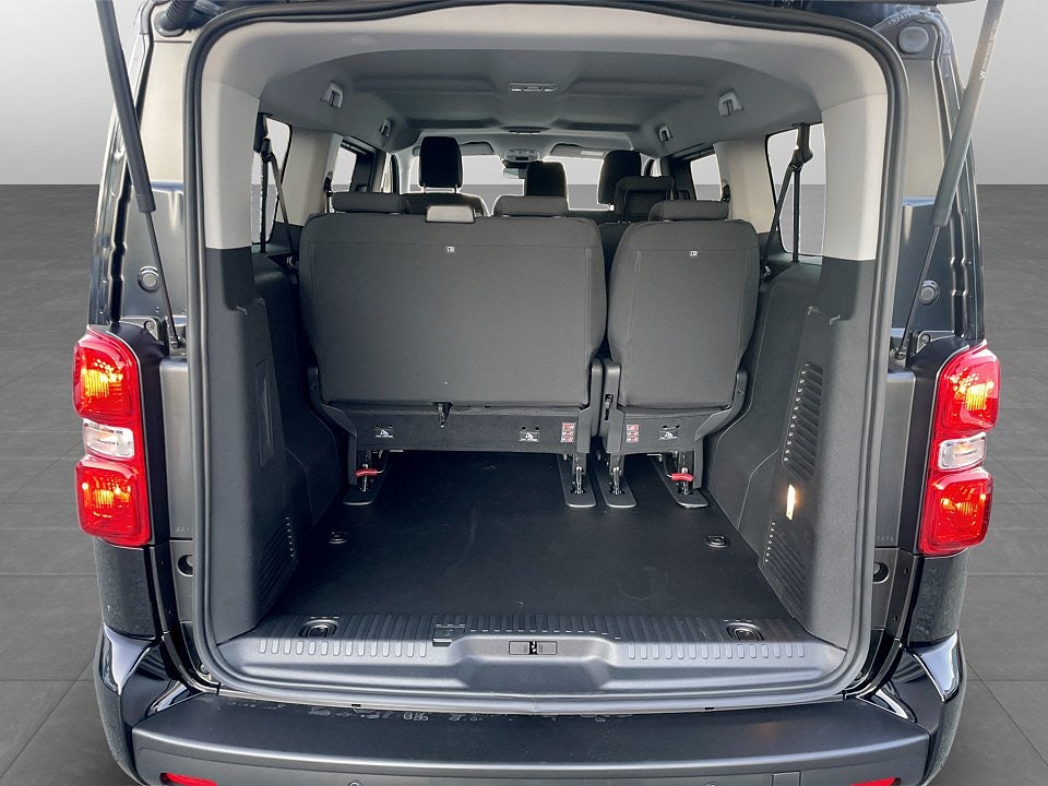 Bild på Peugeot Traveller Active BlueHDi 180hk Aut - Business