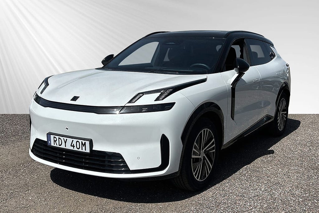 Lynk & Co 08 Core PHEV