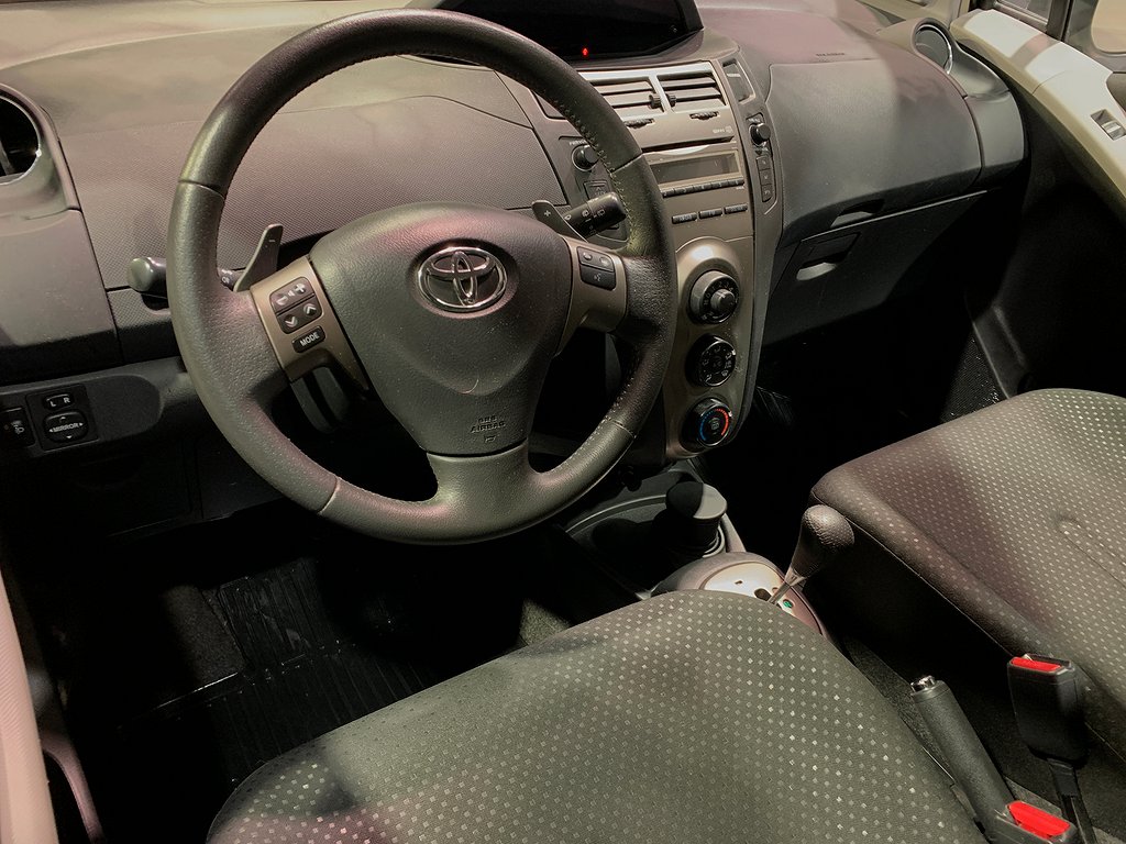 Toyota Yaris AUTOMAT | 5-dörrar | AC | Låga mil 2010