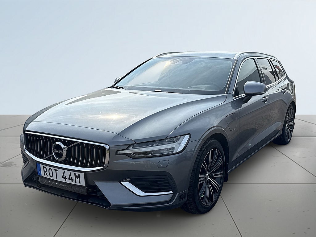 Volvo V60 Recharge T6 AWD Drag/Kamera/P&M-Värm/LED-ramp/S&V-Däck