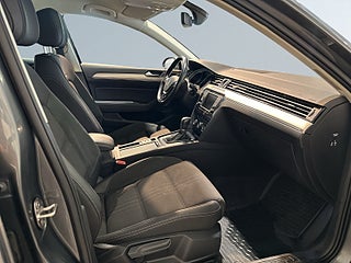 Volkswagen Passat Alltrack 2.0 TDI Alltrack 240hk AWD Drag Kamera Dvärm SoV