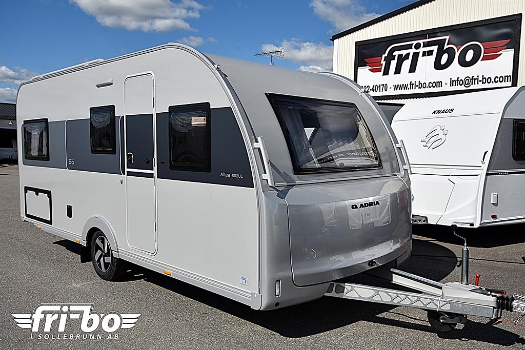 Adria 502 UL Altea 60 Years Selection, Långbäddar