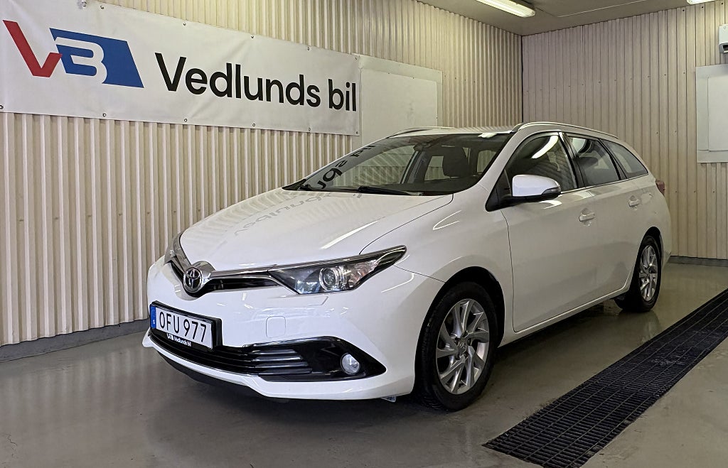 Toyota Auris Touring Sports 1.2 Turbo Active M.värm Drag Fullservad