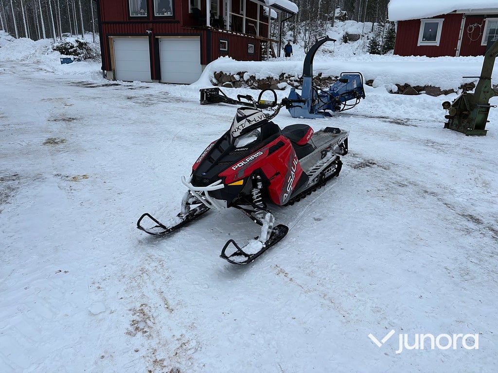 Polaris 800 RMK  Assault