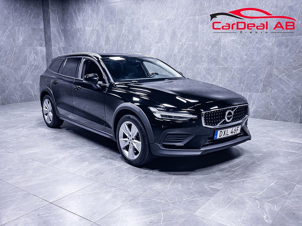 Volvo V60 Cross Country D4 AWD Geartronic 190hk Värmare CarPlay Navi Drag PDC