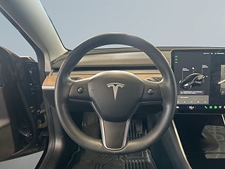 Tesla Model 3 Long Range AWD S&V-hjul/Autopilot 3/Premium ljud/Drag