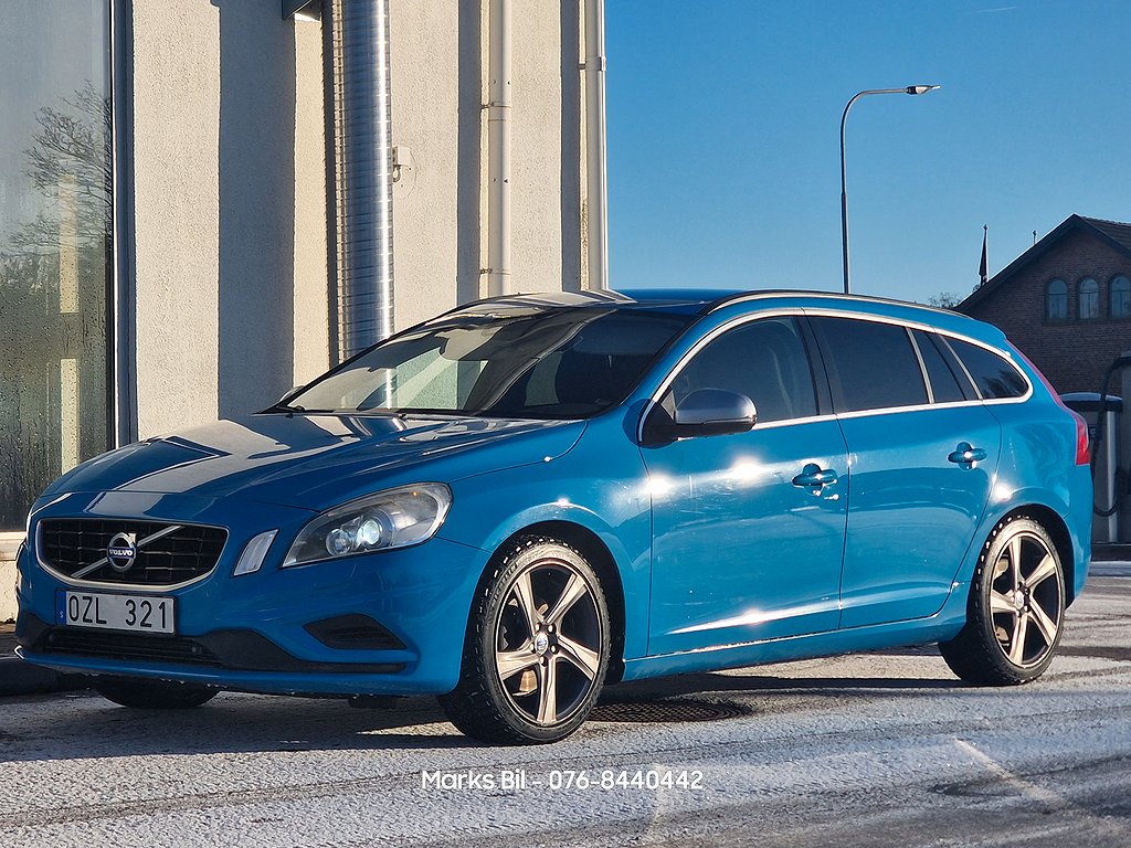 Volvo V60 D4 Momentum, R-Design/Ny Bes/Ny Servad/Dragkrok/