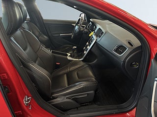 Volvo S60 T3 R-Design S&V-hjul/VOC/Pvärm/Psens/Skinn – bild 10