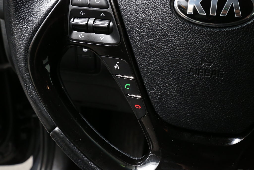 Kia Ceed 1,6 CRDi 128hk ECO Komfort Kombi Nybesikt Motorvärmare 2015