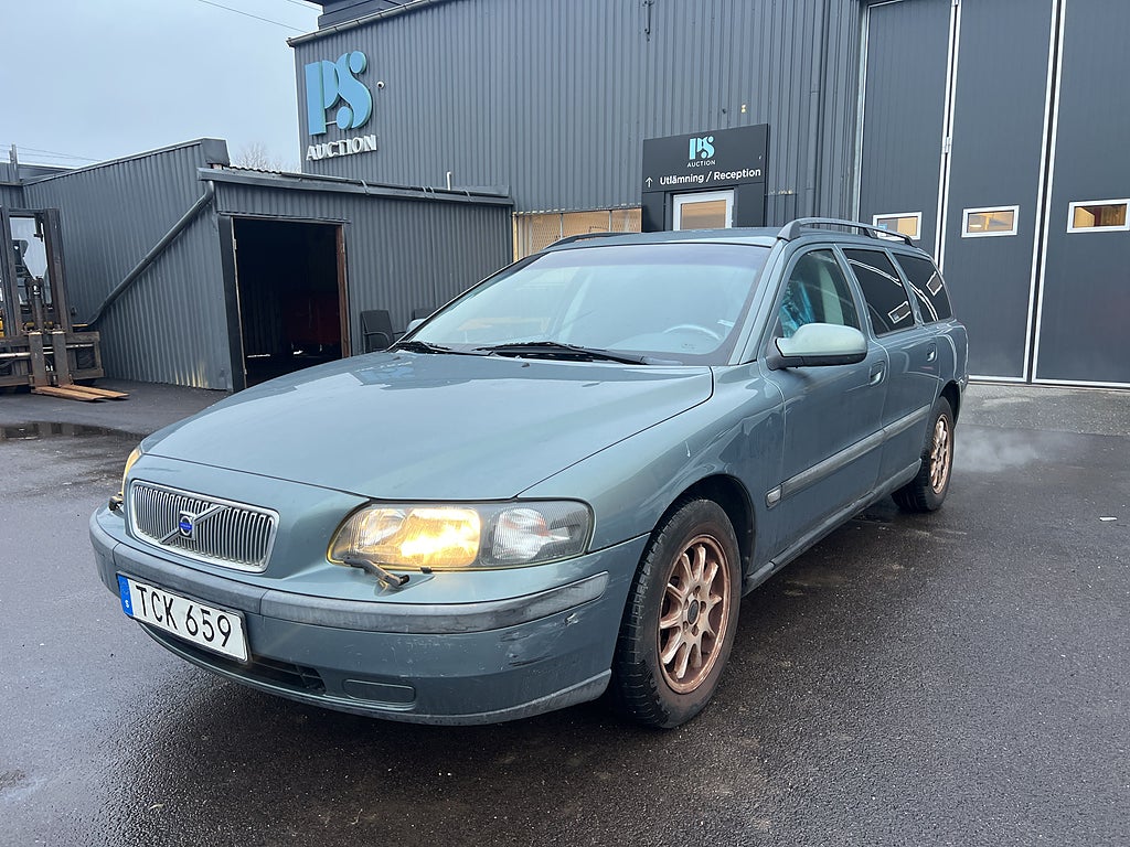 Volvo V70 