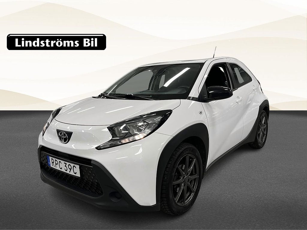 Toyota Aygo X Play 1.0 VVT-i 72hk V-Hjul Moms
