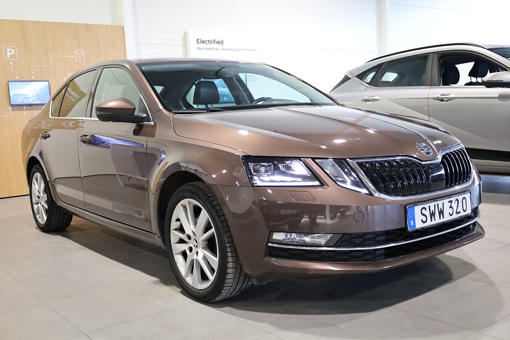 Skoda Octavia 1.0 TSI Navi Värmare Kamera Canton Carplay 2018