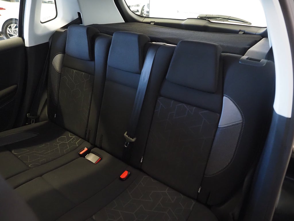 Peugeot 2008 1.2 PureTech 82hk Automat Låga mil Kamrem bytt! 2017