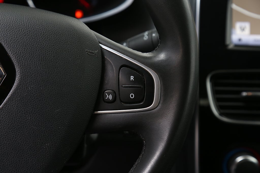 Renault Clio 0,9 TCe 90hk Zen 5dr Navi 2019