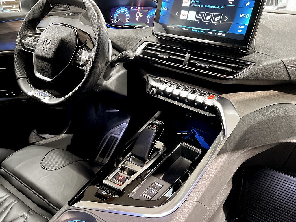 Bild på Peugeot 3008 GT Ultimate Hybrid4 300hk Aut AWD - skinn, Drag