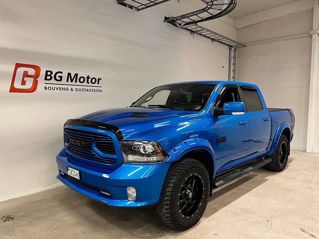 Dodge RAM 1500 Crew Cab 5.7 V8 HEMI Hydro Blue Sport 395hk