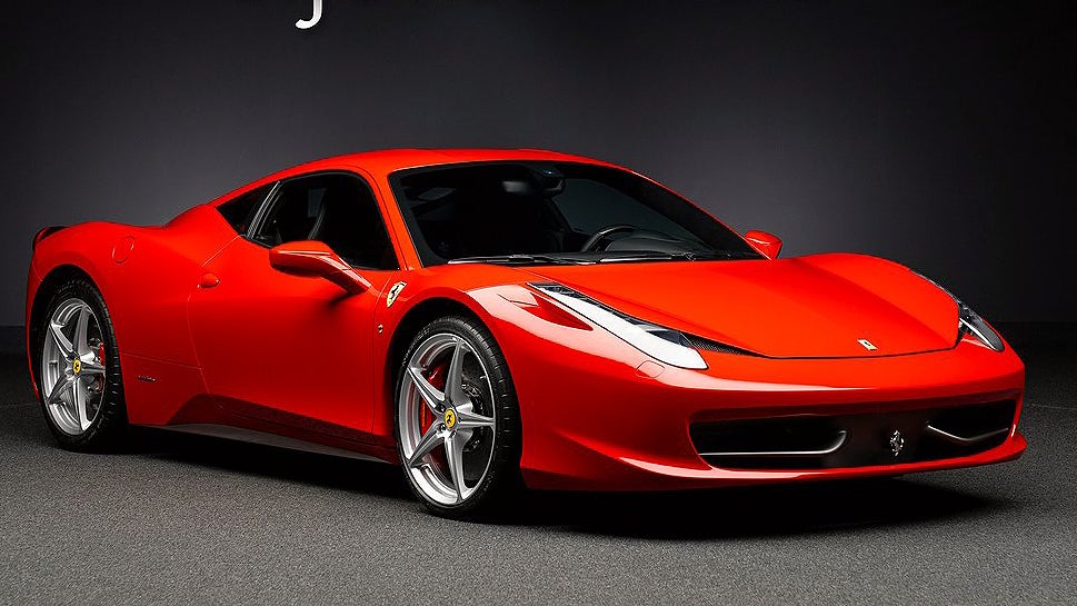 Ferrari 458 har en 4,5-liters V8-motor på 570 hästkrafter. 