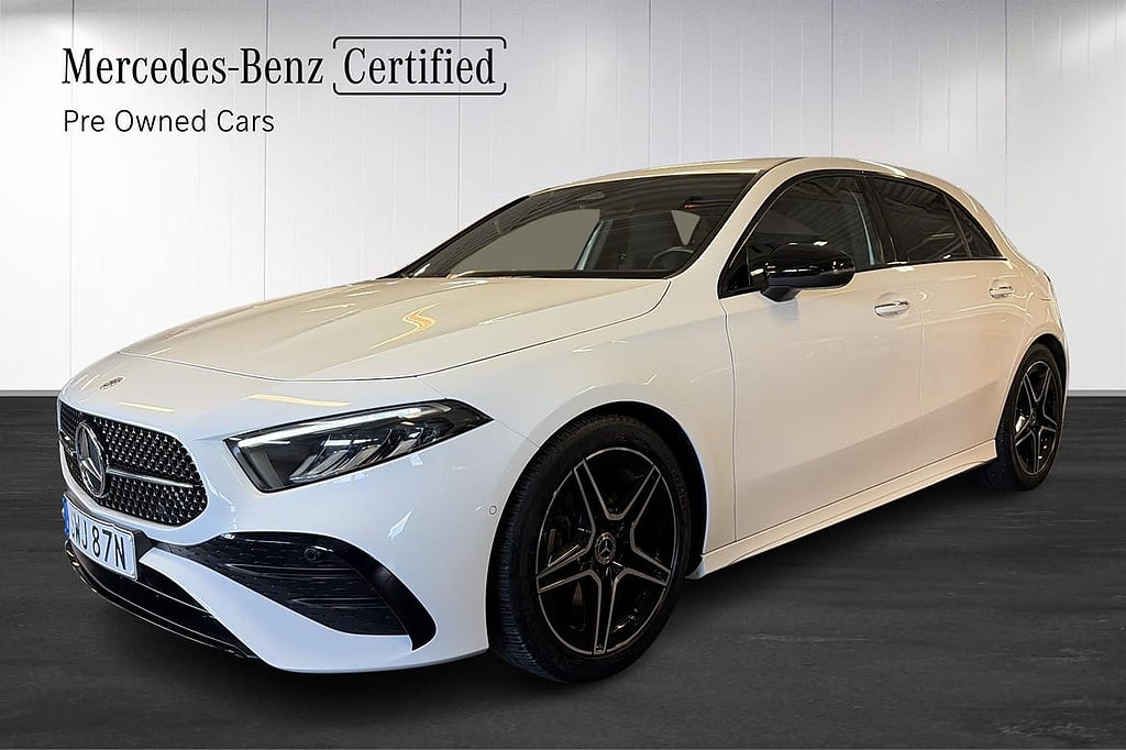 Mercedes-Benz A200 Moms | AMG Line Advanced Plus | Night...