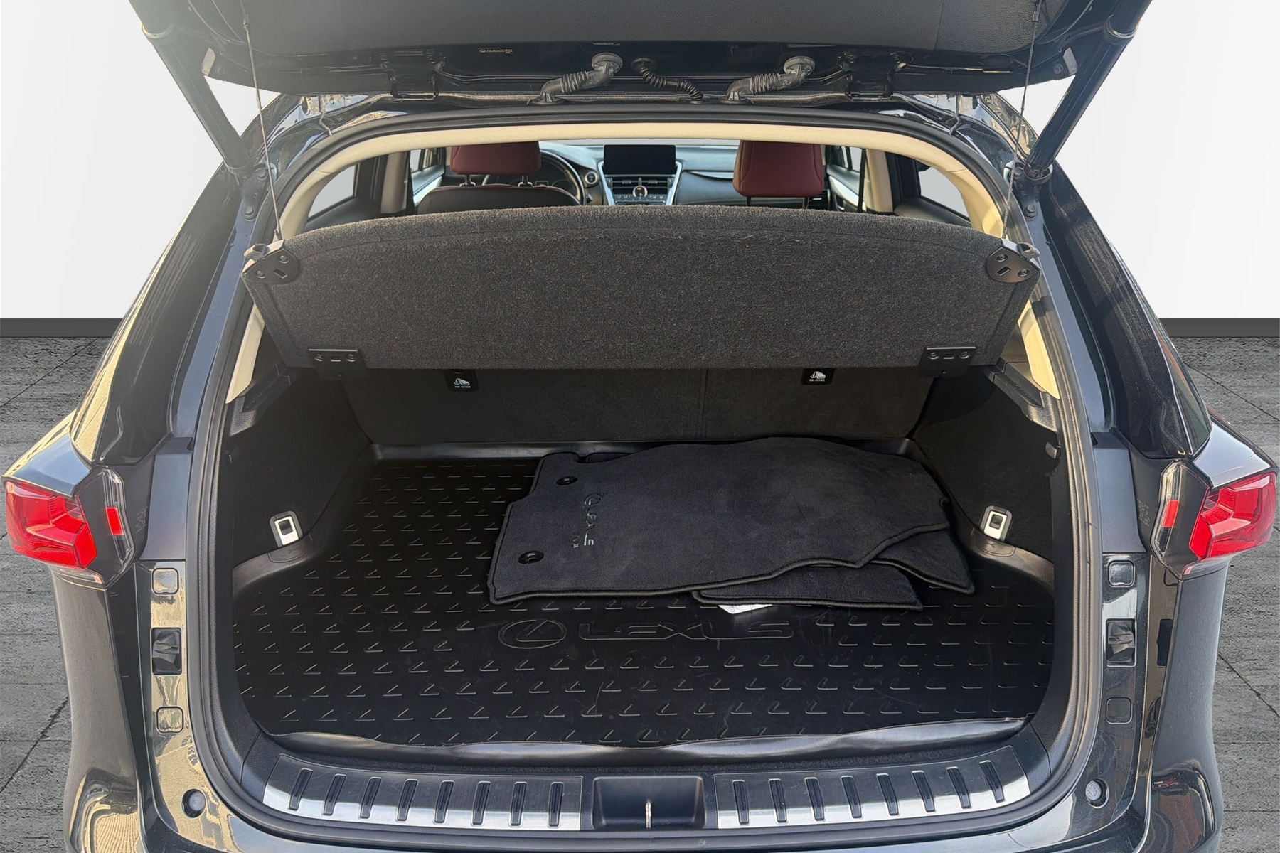 Lexus NX 300h AWD 2.5 AWD E-CVT Executive läder Navi Adaptivfart 2018 - miniatyr 32