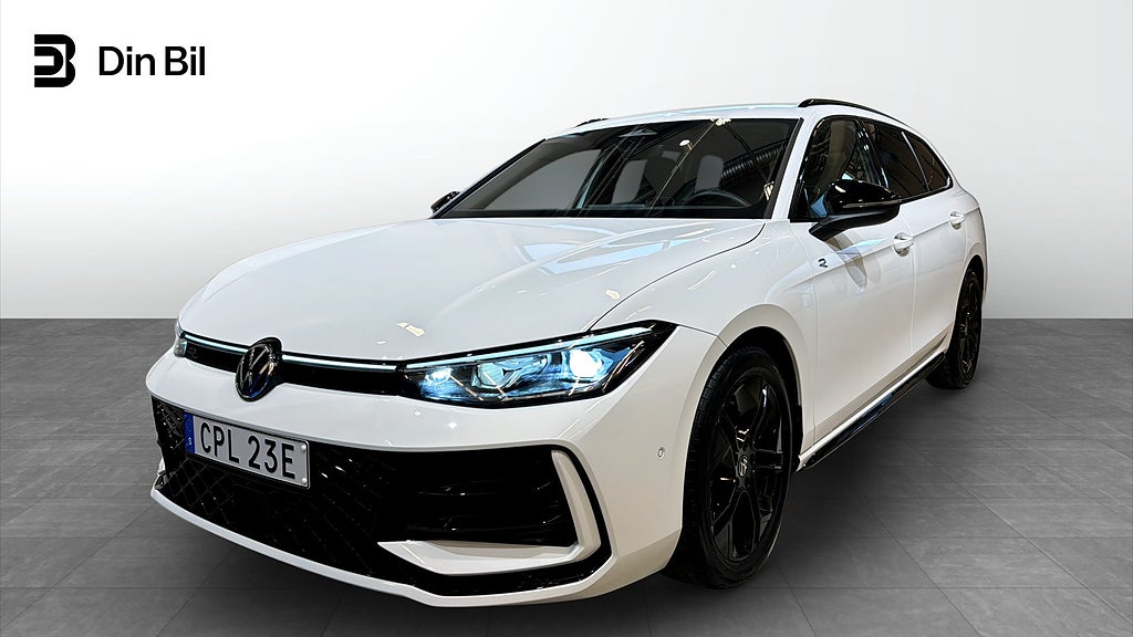 Volkswagen Passat R-Line Black TDI193 4M DSG P-värmare/Drag