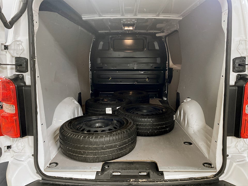 Bild på Peugeot Expert PRO+ 2.0 BHDi 145hk Aut L3 KAMPANJRÄNTA 3,99%