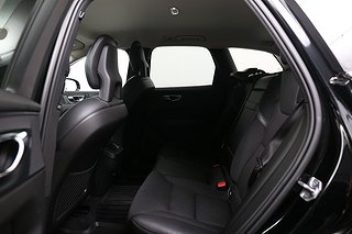 SUV Volvo XC60 21 av 27