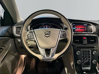 Volvo V40 Cross Country D3 Momentum Värmare Psens S&V-däck