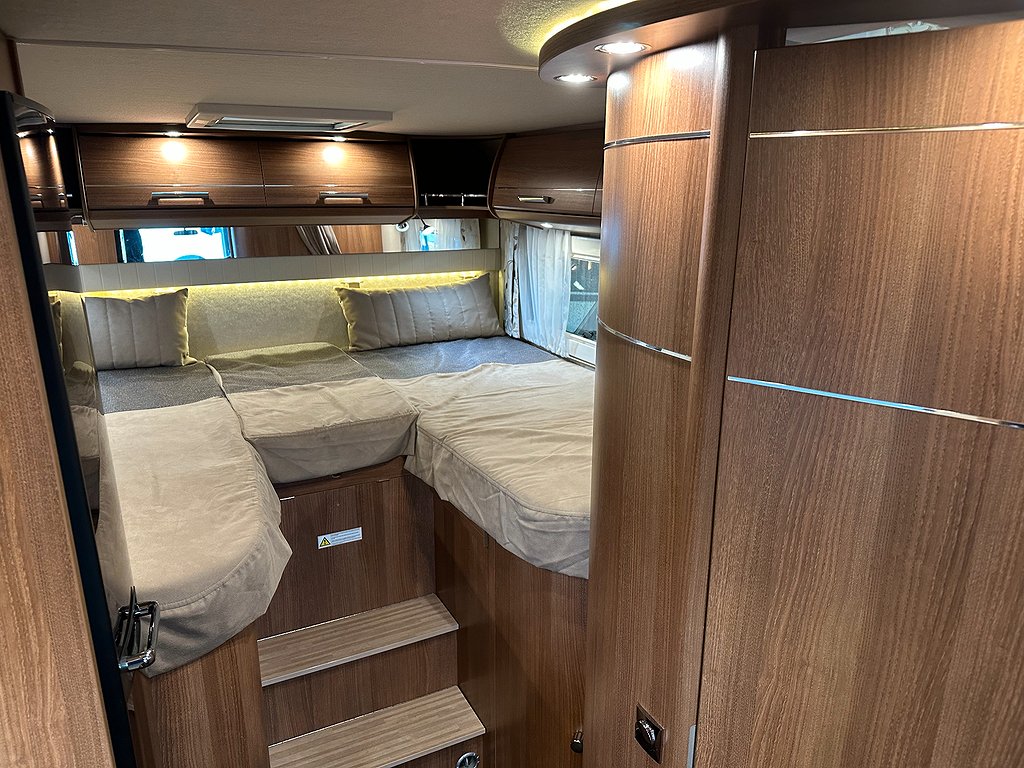 Carthago C-Tourer T143 Automat / Solcell / Långbädd - Carthago