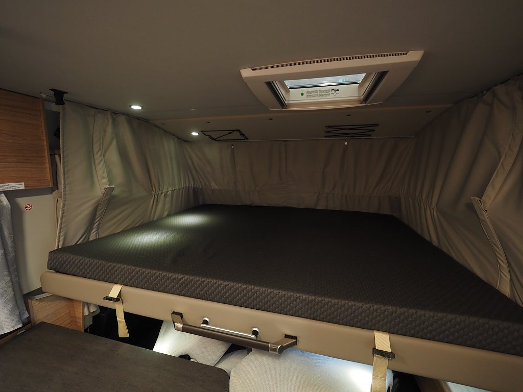 Weinsberg CaraCore 700 MEG Aut 3500kg