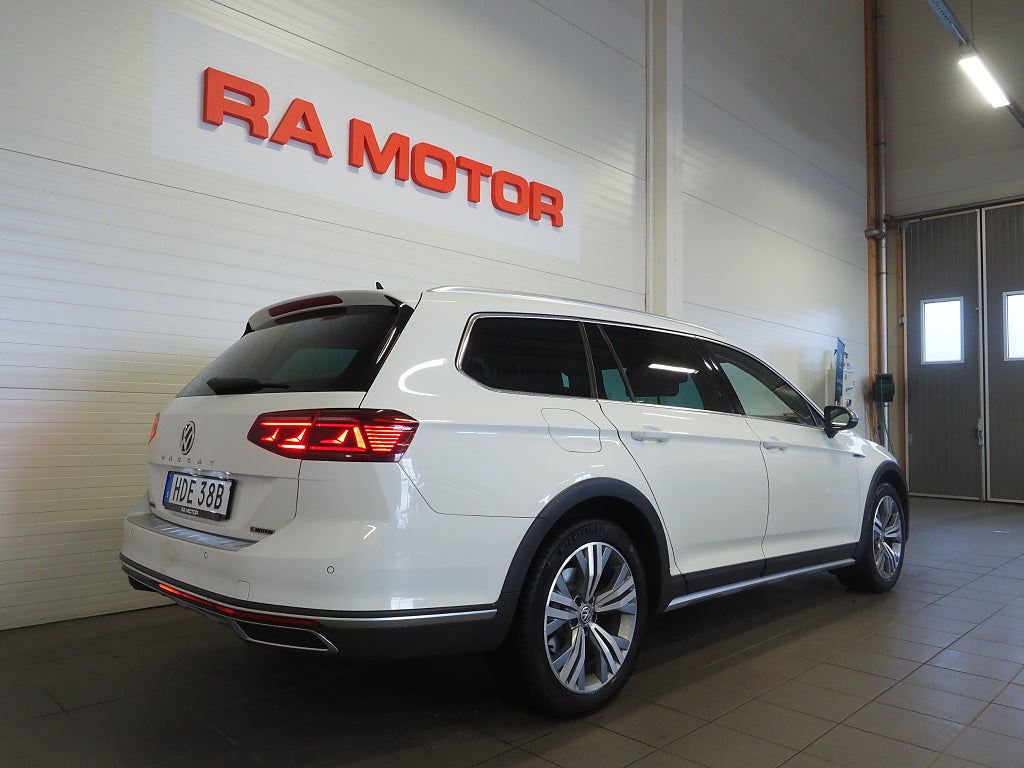 Volkswagen Passat Alltrack 2.0 TDI 4Motion Executive D-Värm Skinn Drag Navi 2020