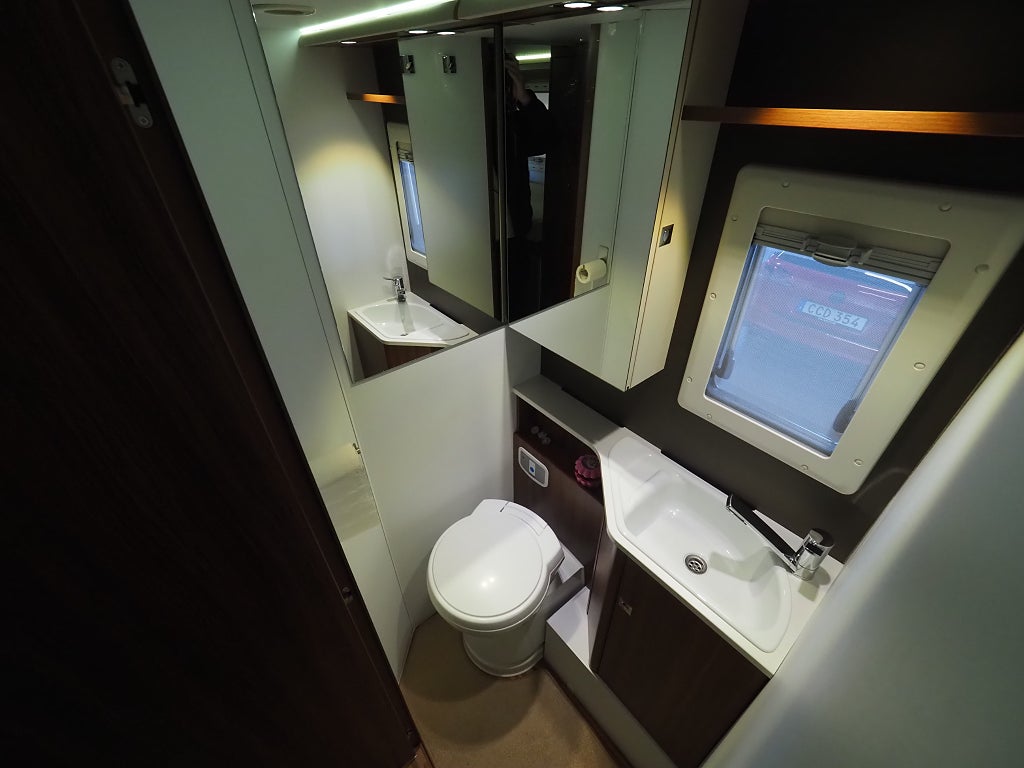 Adria Coral 670 SL Supreme I ALDE I Solcell I 150hk