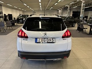 Peugeot 2008 1.2 SoV-däck/MoK-värm/Drag/Pano/1 Ägare/Lågskat
