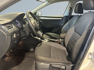 Skoda Octavia Kombi 2.0 TDI SCR Ambition Drag Värmare Psens S&V-hjul – bild 7