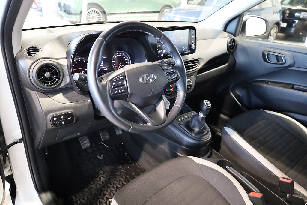Hyundai i10 1.0 blue Essential CarPlay Leasbar Rattvärme
