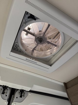 Husbil-halvintegrerad Pilote V600G 190HK 13 av 19