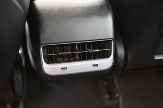 Sedan Tesla Model 3 22 av 23