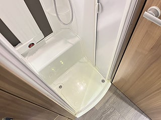 Husbil-halvintegrerad Adria CORAL SUPREME 670 SL 21 av 25