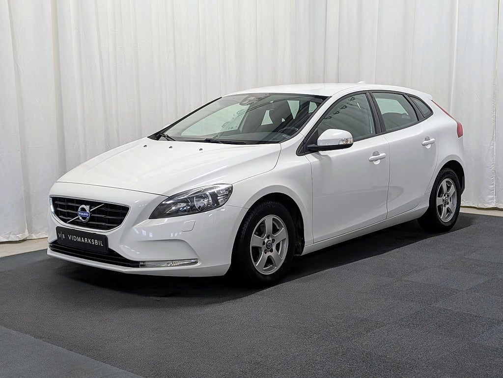 Volvo V40 D2|Värmare|Farthållare|Dragkrok|