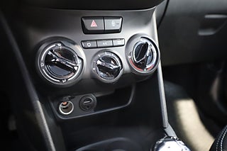 Halvkombi Peugeot 208 18 av 23