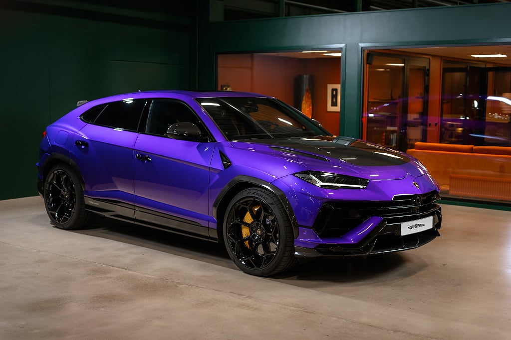 Lamborghini Urus Performante / B&O / Pano / Kolfiber 