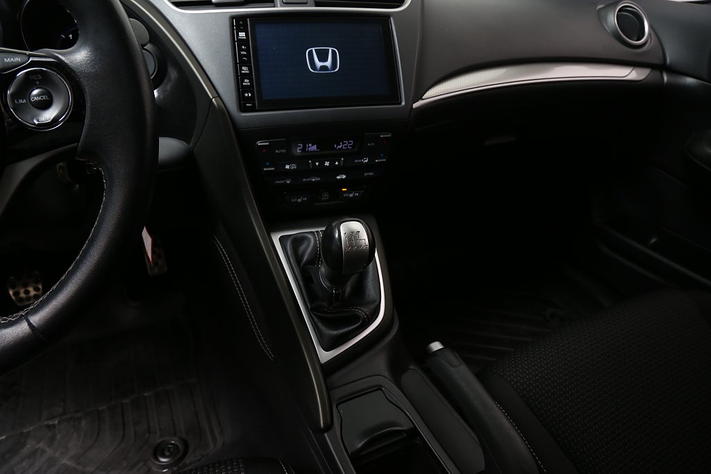 Honda Civic 1,6 i-DTEC 120hk Sport 5d Nybesikt Motorvärmare 2015