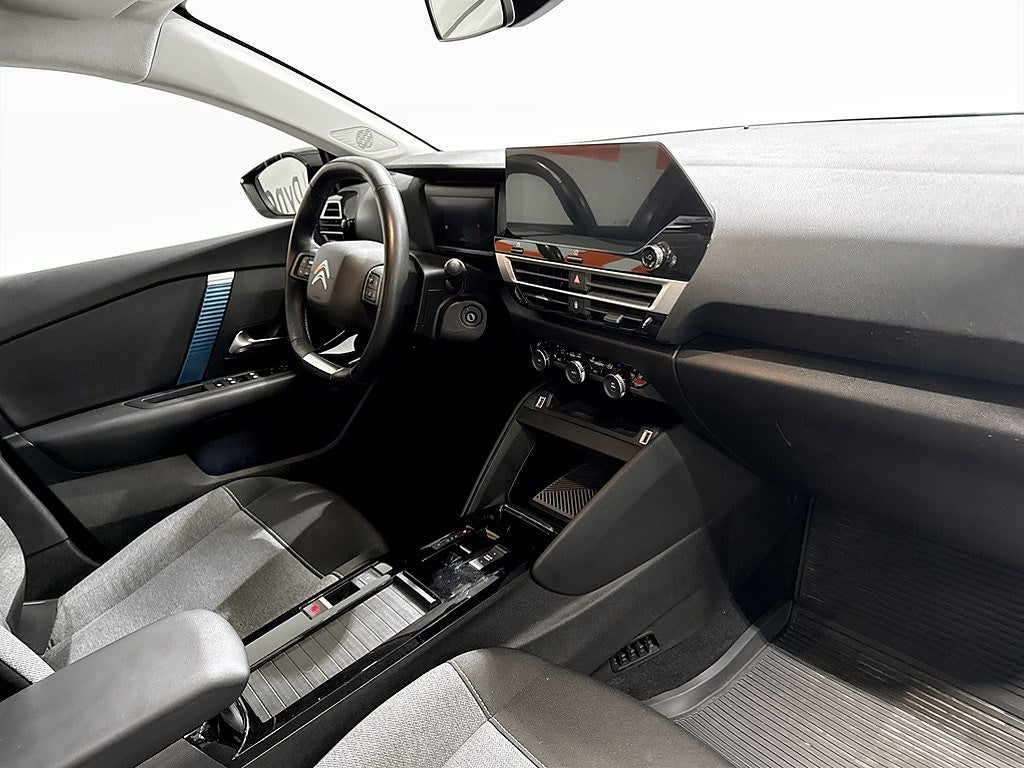 Bild på Citroën e-C4 Feel 50kWh 136hk Aut - CARPLAY, RATTVÄRME