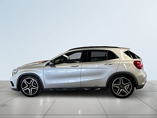 Mercedes-Benz GLA 220 d 4MATIC 7G-DCT AMG Line M-värmare/kamera/S&V-Däck – bild 4