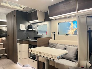 Husbil-halvintegrerad Adria MATRIX SUPREME 670 DL 13 av 28