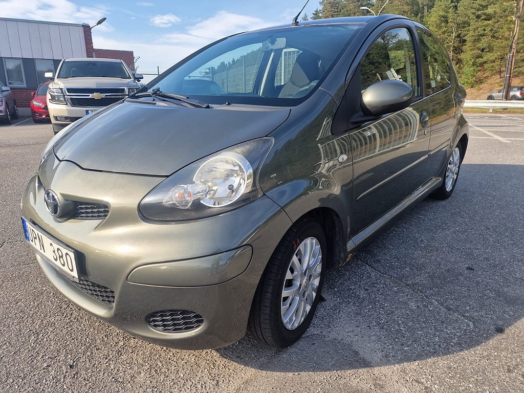 Toyota Aygo 5-dörrar 1.0 VVT-i 68hk Endast 15300 mil Välvårdad 