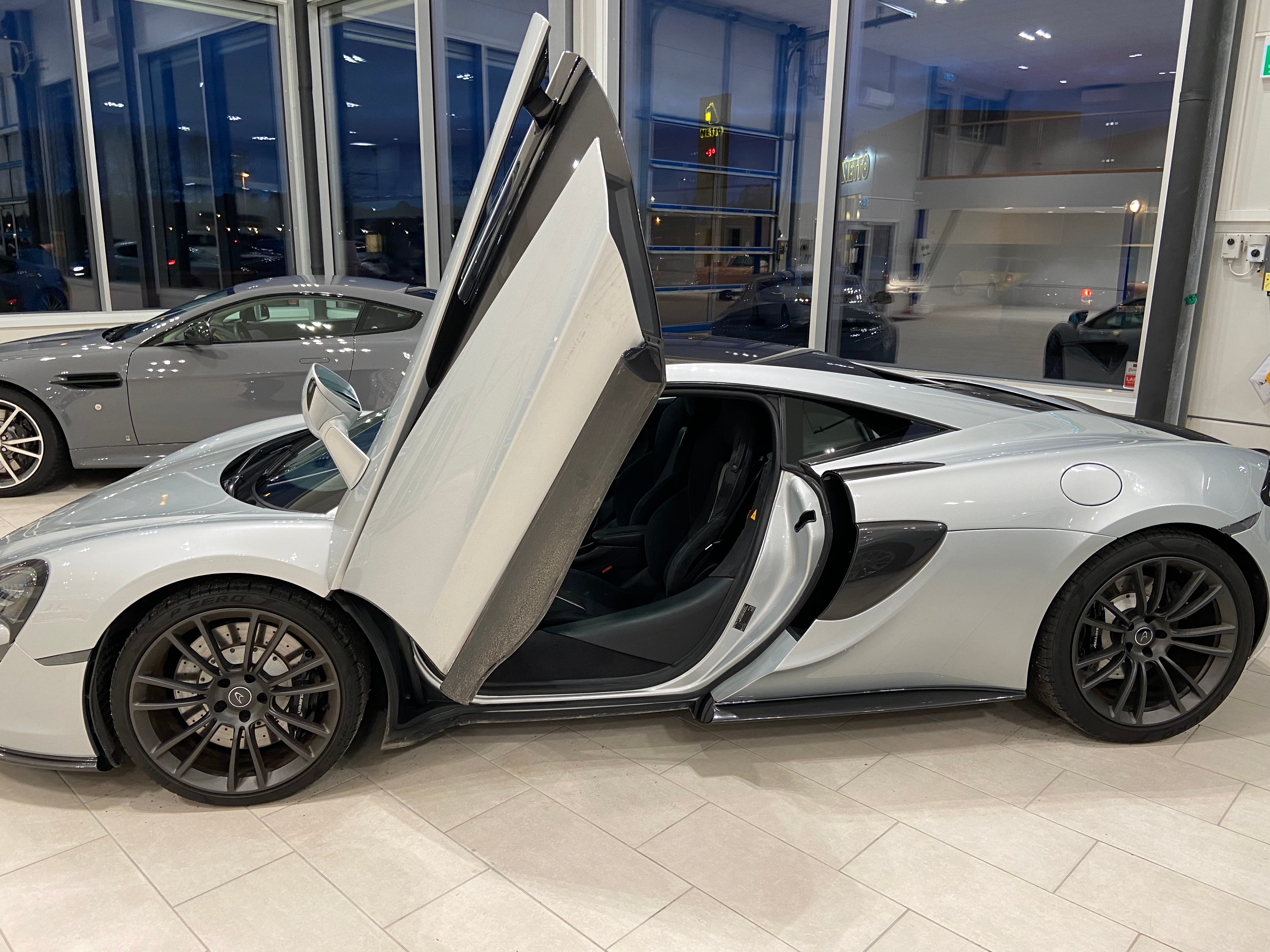 McLaren 570S 3.8 V8 SSG Euro 6 570hk 2017, bild 3/32