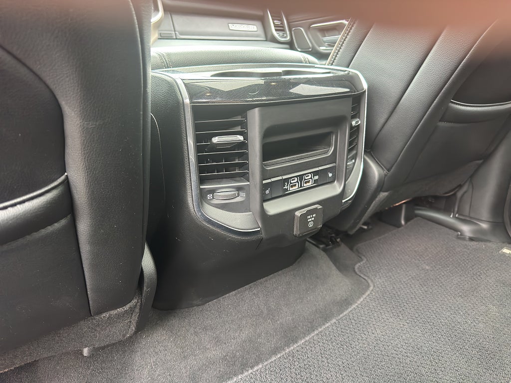 Dodge Ram 1500 Crew Cab LARAMIE 4X4 401 hk - bild 9