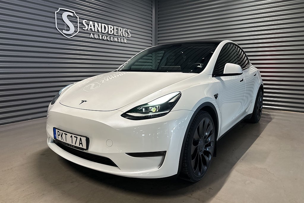 Tesla Model Y Performance AWD 534hk Kamera Navi Panorama Drag 