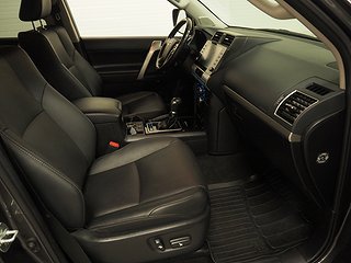 SUV Toyota Land Cruiser 12 av 27