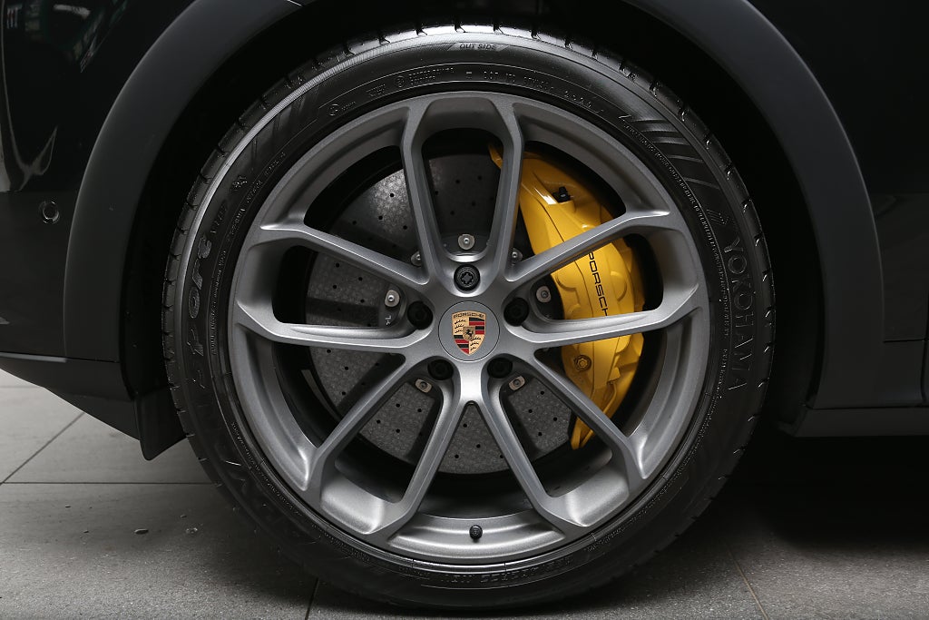 Porsche Cayenne Turbo E-Hybrid 739hk Coupé GT-Pack PCCB 2025